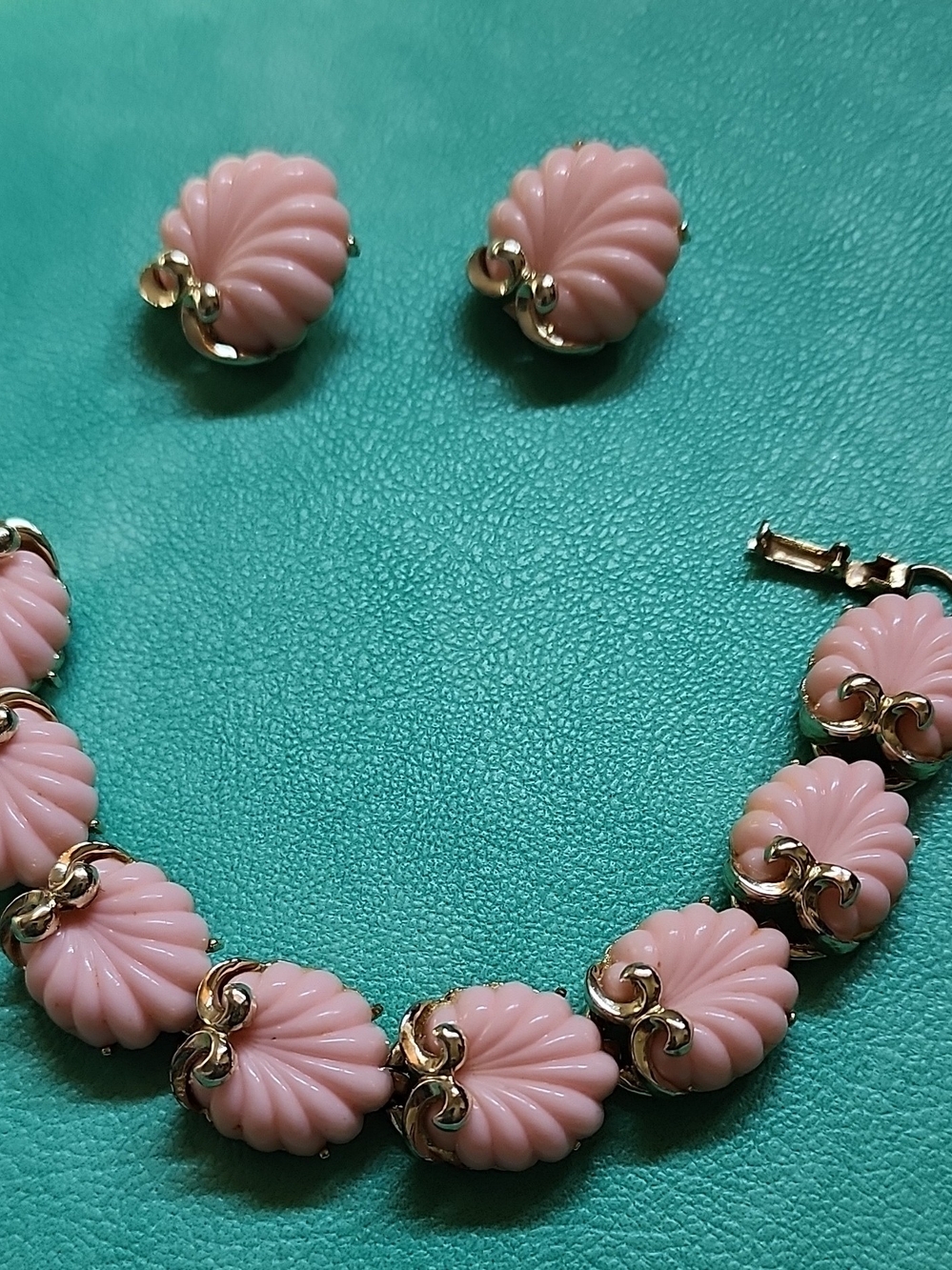 Elegant Pink Swirl Bracelet and Earrings Set